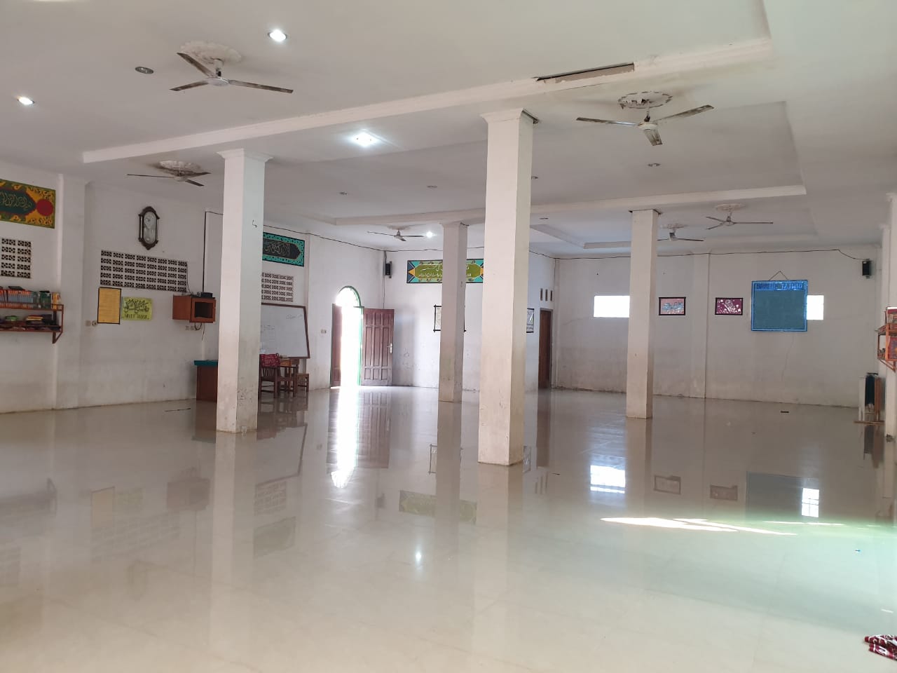 MAJLIS  RUANG SHOLAT PUTRI